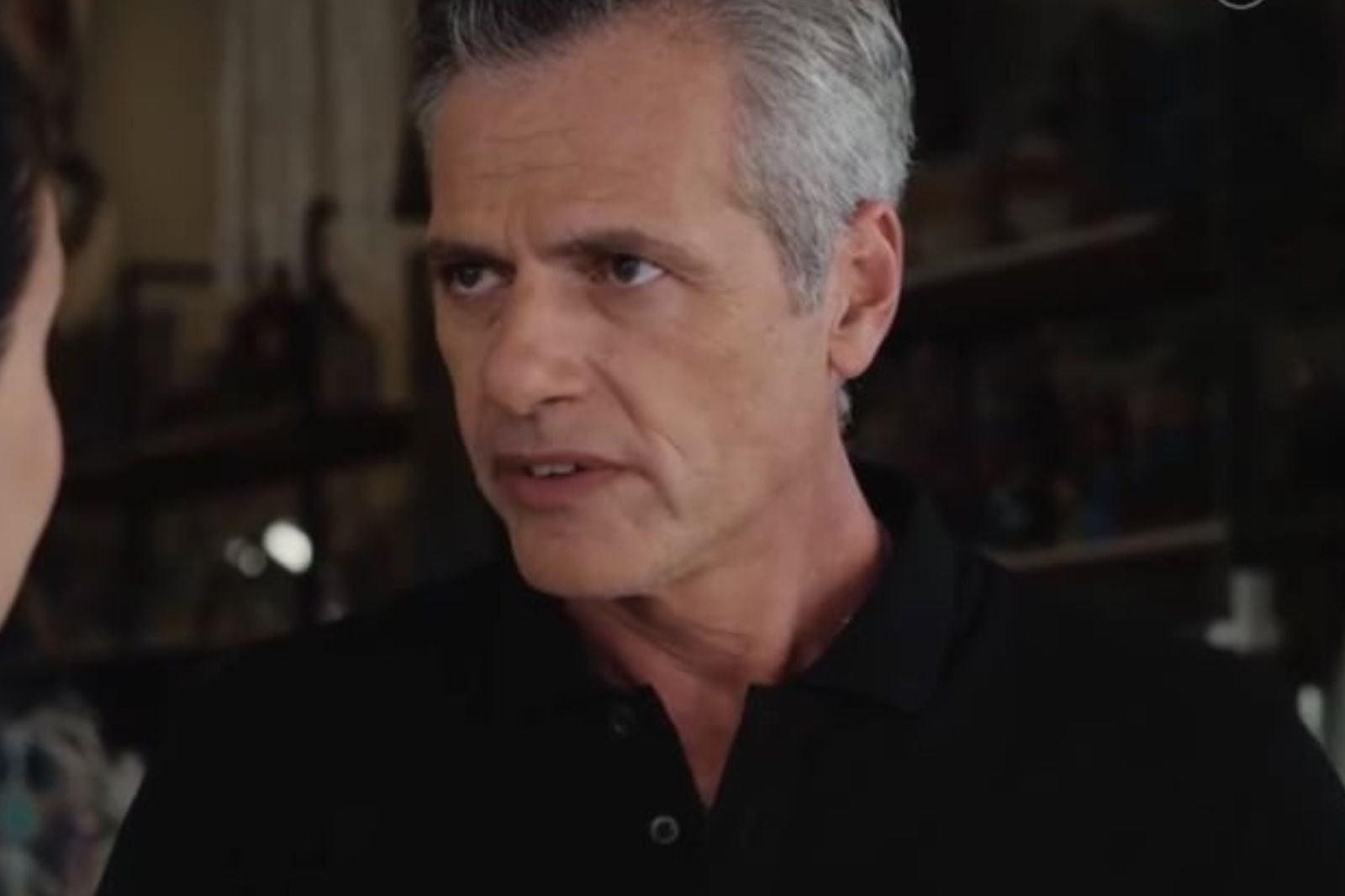 Η Γη της Ελιάς-Αντώνης Η Γη της Ελιάς-Αντώνης