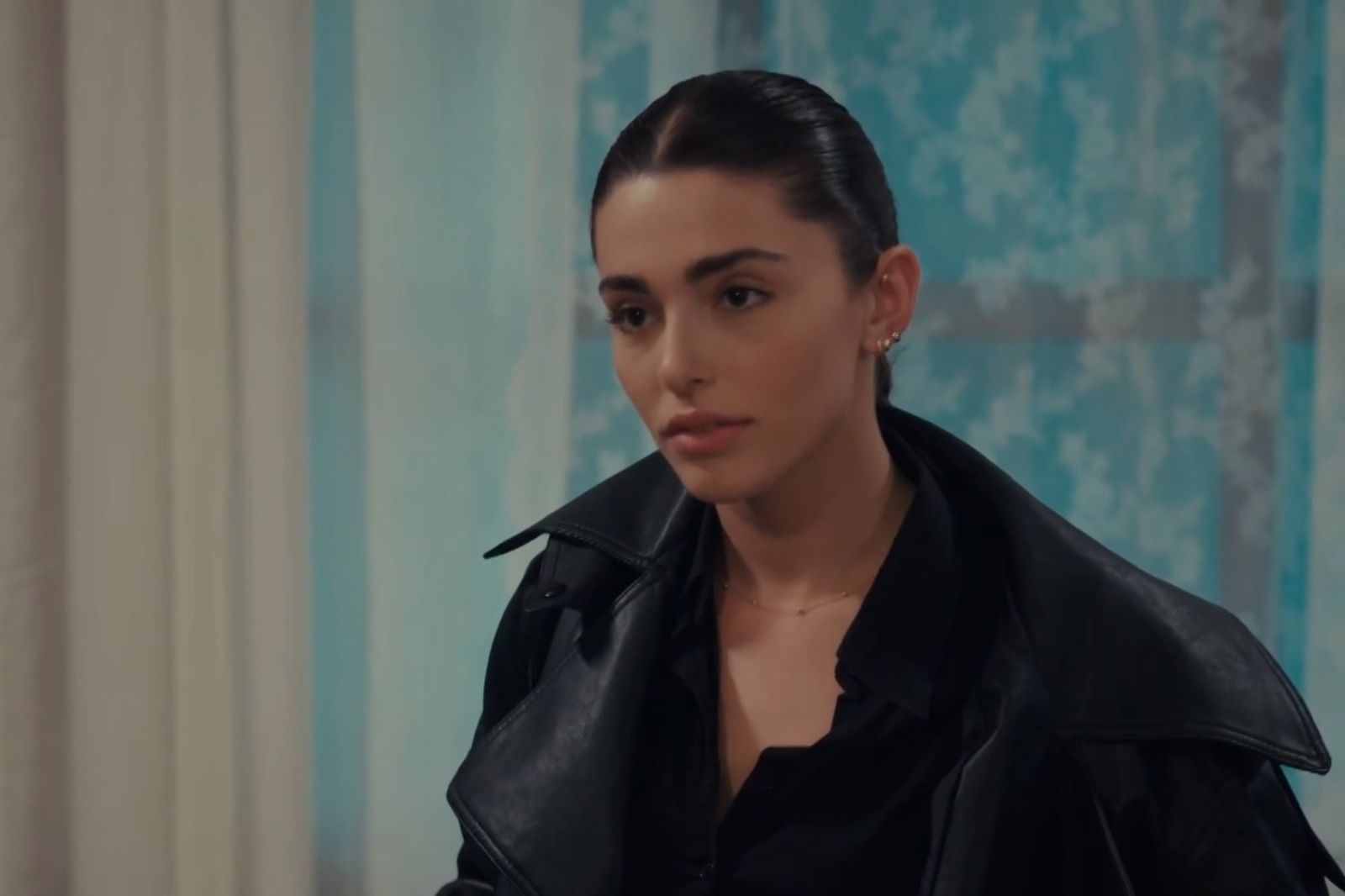 Η Γη της Ελιάς-Αριάδνη Η Γη της Ελιάς-Αριάδνη