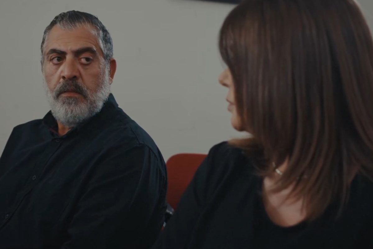 Η Γη της Ελιάς: Ο Δημοσθένης χωρίζει την Ασπασία κι εκείνη τον διαλύει