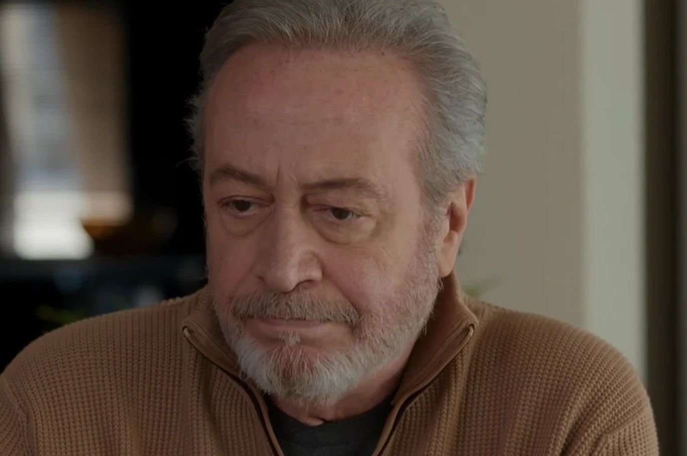 Η-Γη-της-Ελιάς-Τζον Η-Γη-της-Ελιάς-Τζον