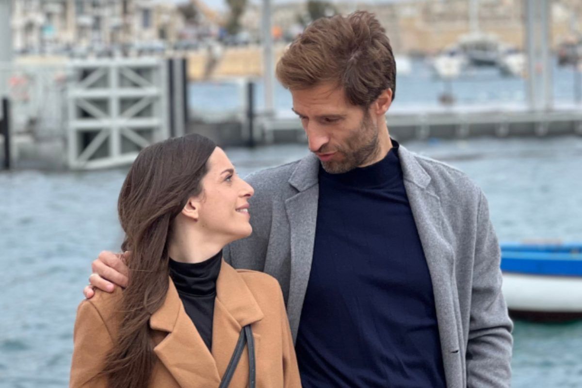 Η Γη της ελιάς: Η Ισμήνη είναι αποφασισμένη να γίνει μητέρα και ο Κωνσταντίνος την πολεμά