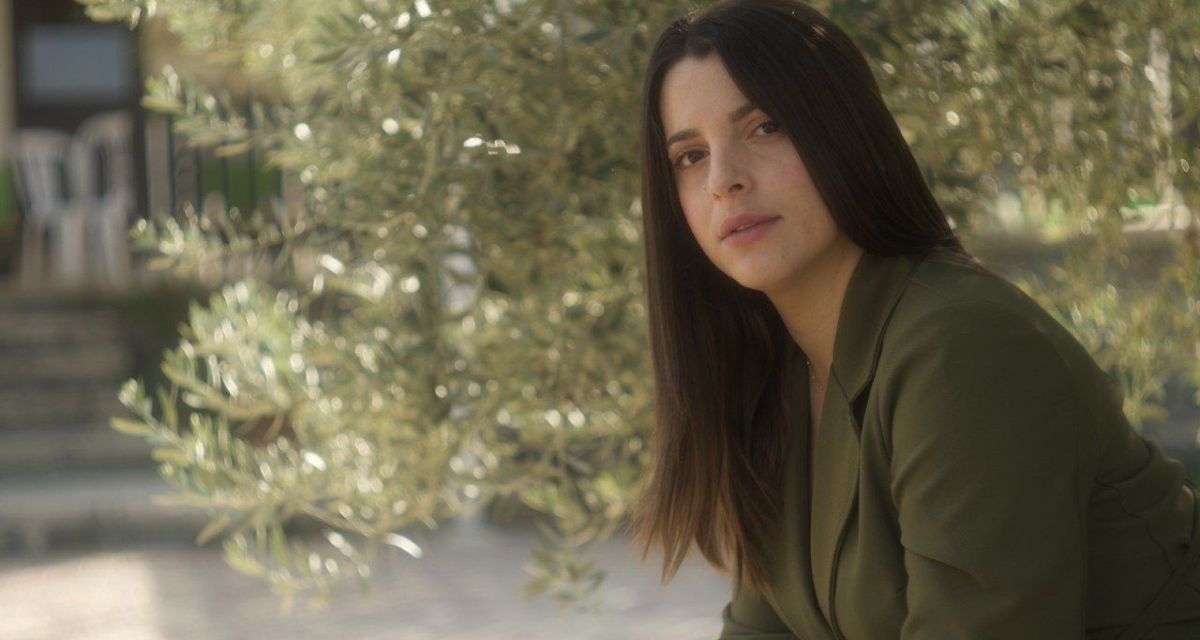 Η Γη της Ελιάς-Ισμήνη Η Γη της Ελιάς-Ισμήνη