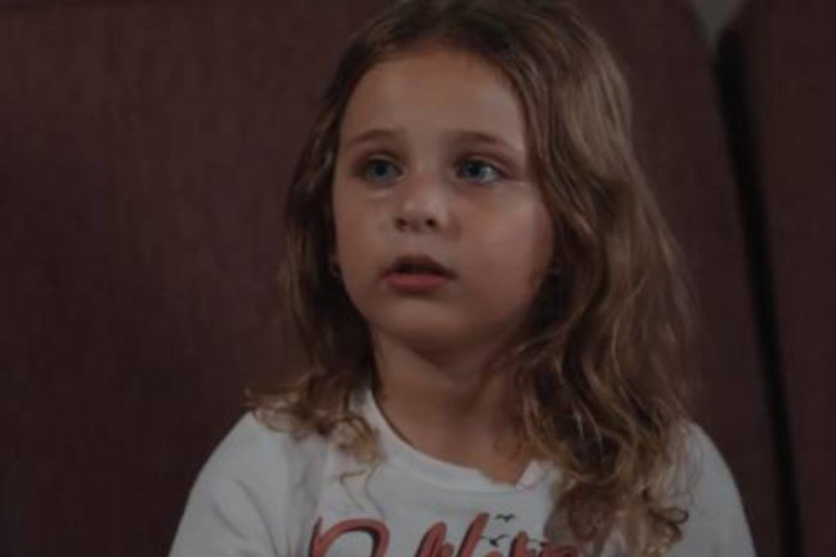 Η Γη της Ελιάς: Η Μαλένα μόλις βλέπει την μητέρα της την διώχνει