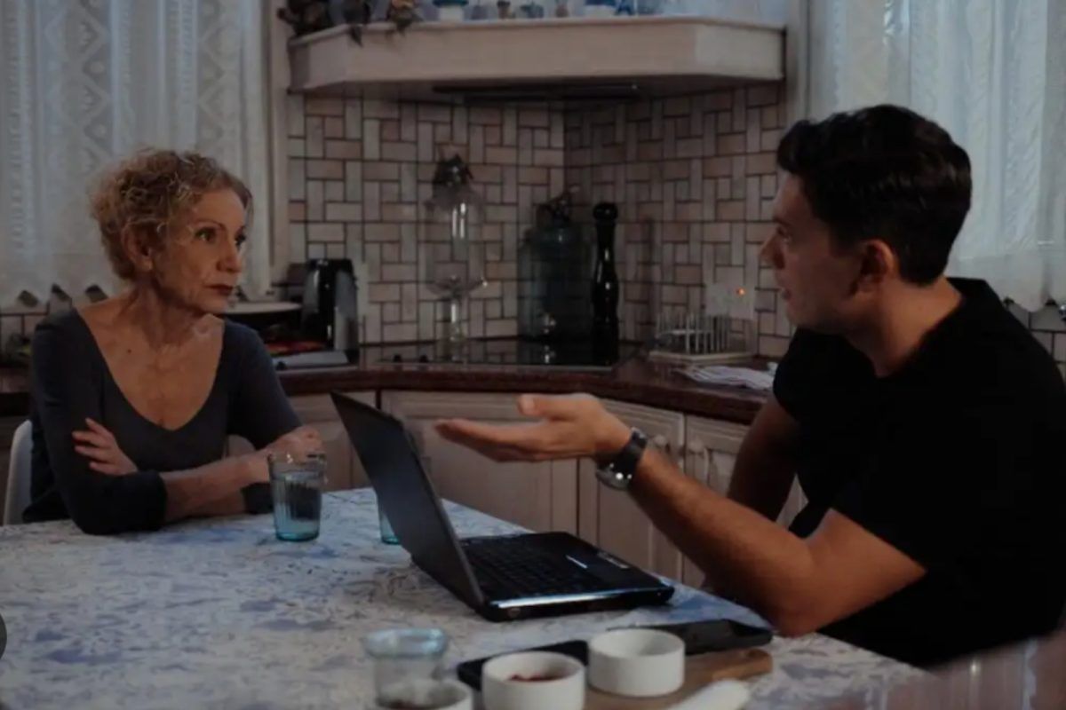 Η Γη της ελιάς: Ο Μανώλης δείχνει το πραγματικό του πρόσωπο στην οικογένεια του