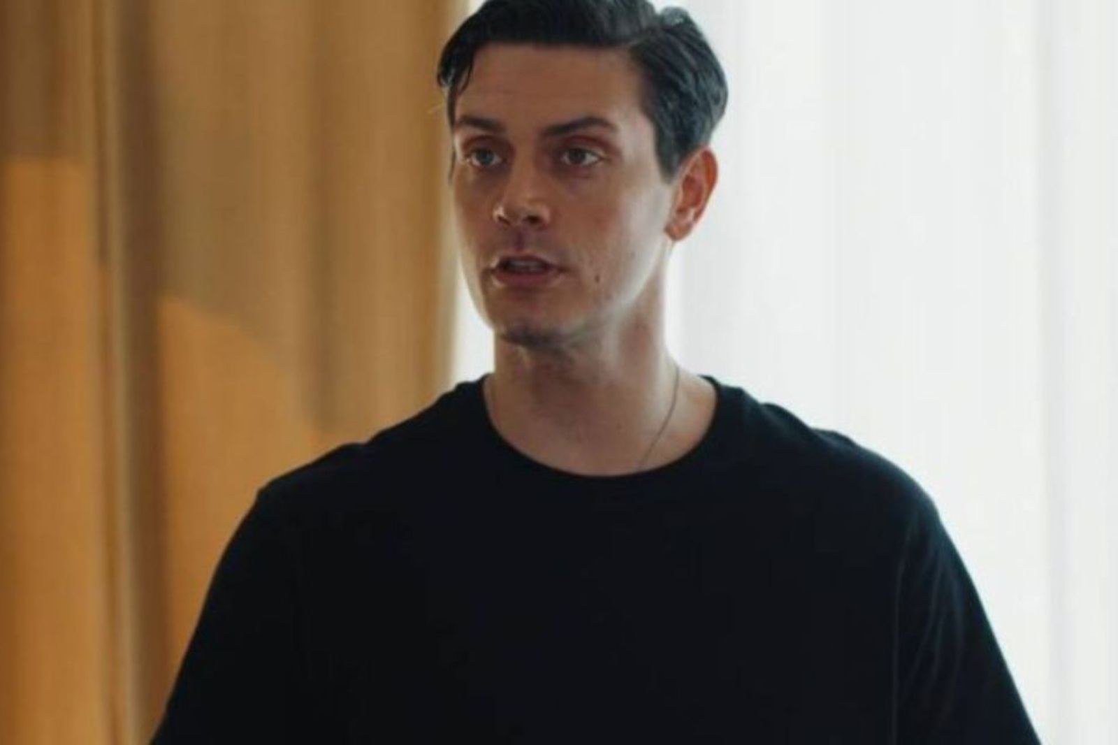 Η Γη της Ελιάς-Μανώλης