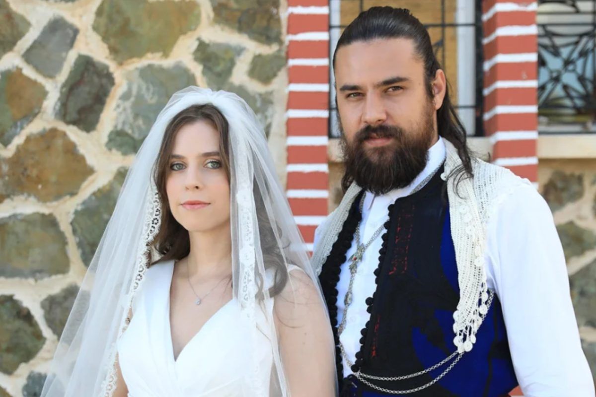 Η Γη της Ελιάς: Παυλής και Δάφνη γίνονται γονείς