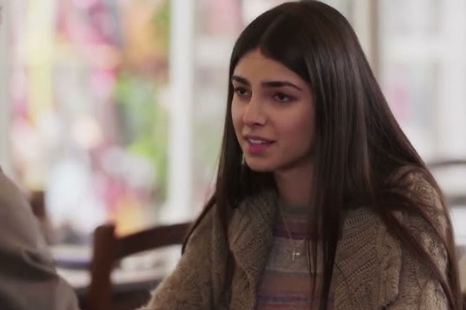 Η Γη της Ελιάς : Πως την έχεις δει Βασίλω μοιραία γυναίκα ; Ο Στάθης πυρ και μανία με την κόρη του