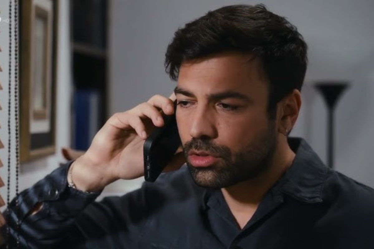 Η Γη της Ελιάς-Στέφανος-