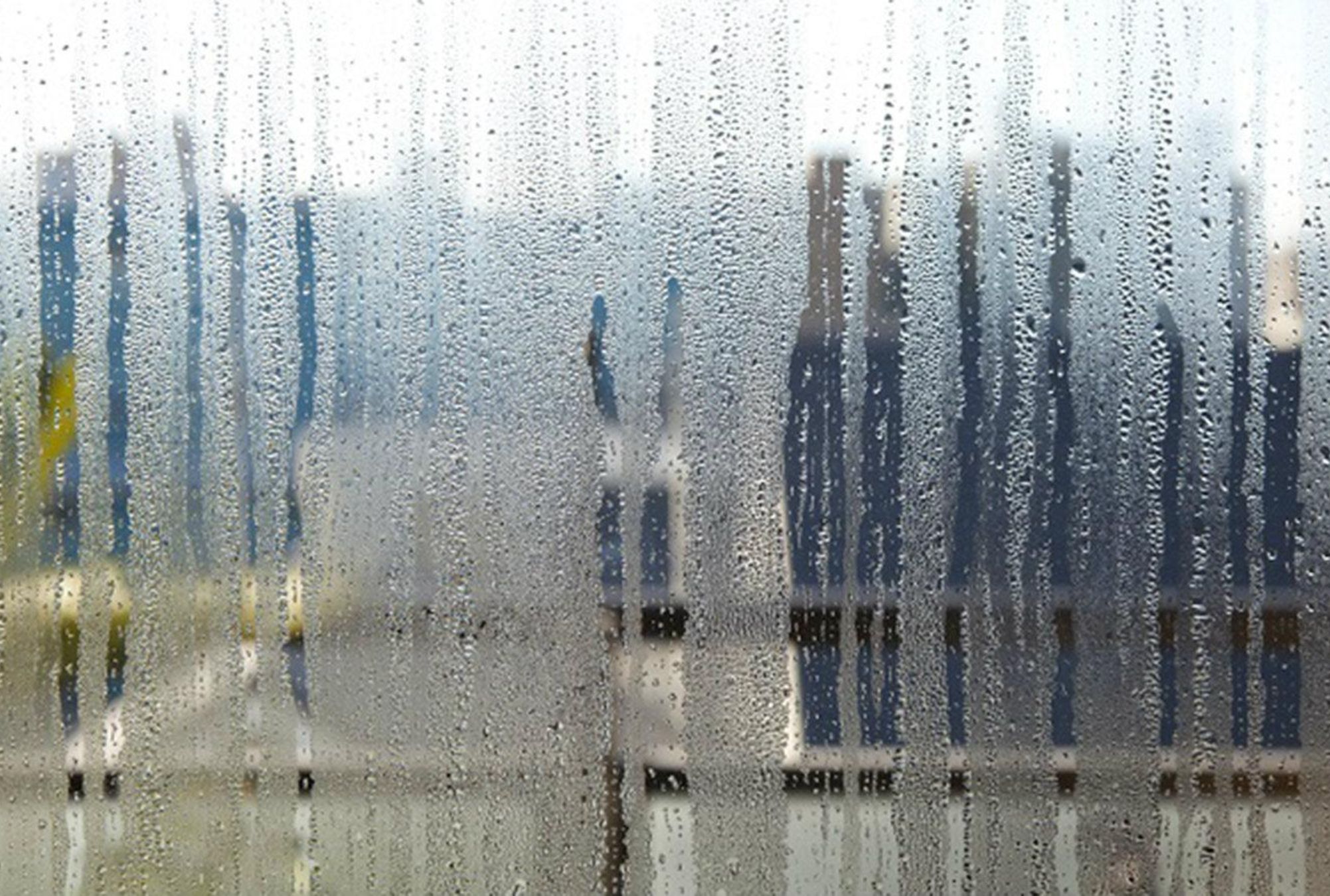 υγρασία-στα-τζάμια-