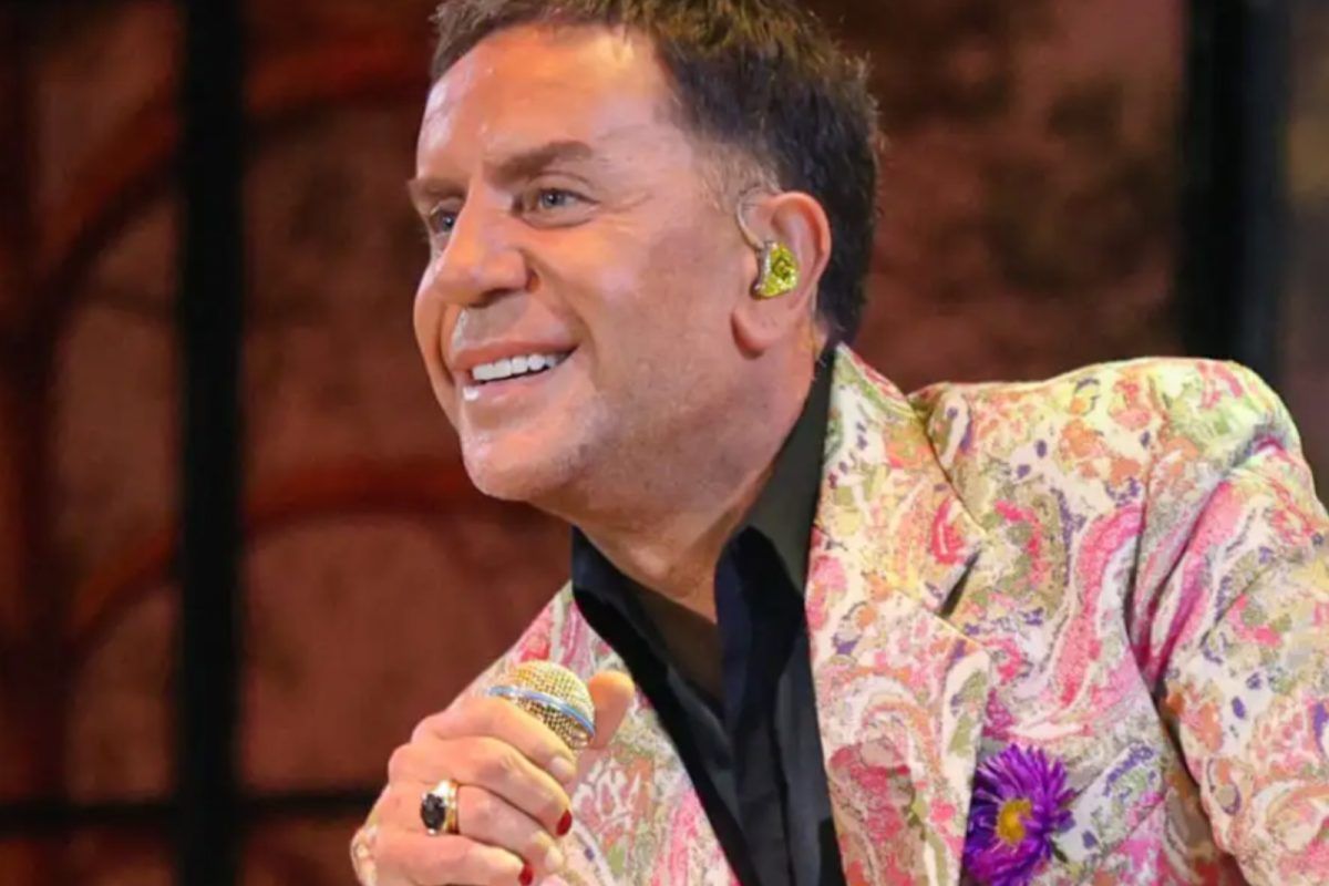 Γιώργος Μαζωνάκης: Τελείως ακομπλεξάριστος ποζάρει γυμνός στο μπάνιο του και ρίχνει το Instagram (Φωτογραφία)