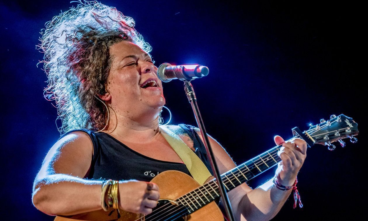 Η guest εμφάνιση της Ματούλας Ζαμάνη στο Παρά Πέντε που σίγουρα δεν είχες προσέξει (βίντεο)