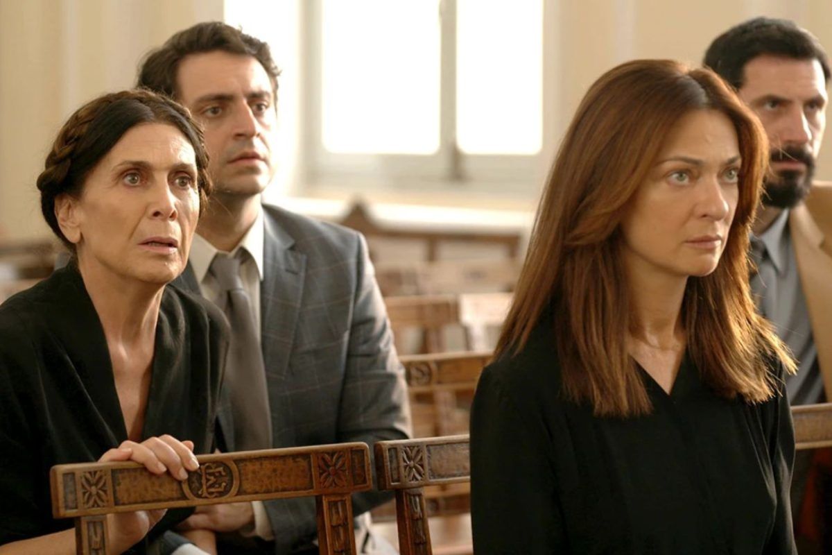 Ηλέκτρα : Μπροστά στο αστυνομικό τμήμα ετοιμάζεται να αναιρέσει την κατάθεσή της