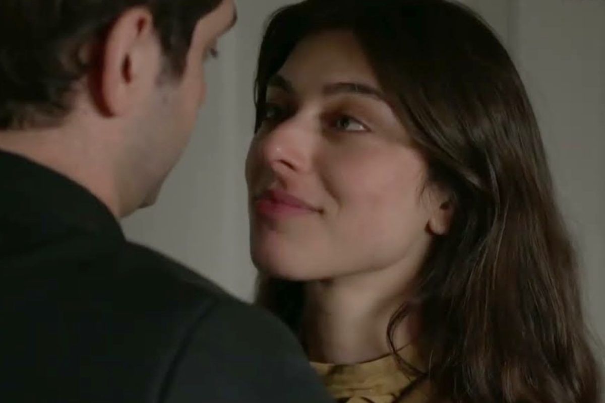 Ηλέκτρα: Η Ουρανία το ρίχνει στο ποτό και γίνεται αλκοολική