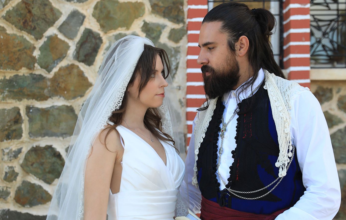 Η Γη της ελιάς-Παυλής-Δάφνη