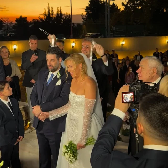 Ο Κυριάκος Μητσοτάκης έγινε κουμπάρος και πιο λαμπερό δεν τον έχουμε ξαναδεί (Φωτογραφίες)