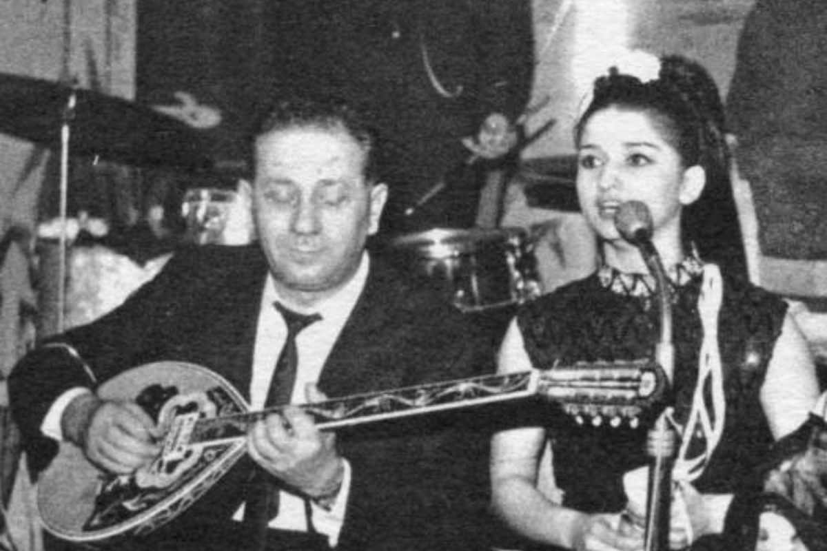 Η λαϊκή τραγουδίστρια που λάτρευε ο Ζαμπέτας - Πέθανε από τον καημό της επειδή την ανάγκασαν να δώσει το παιδί της