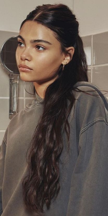 Μαλλιά Νοεμβρίου 2025: Μοντέρνα χτενίσματα και κουρέματα για κάθε γυναίκα