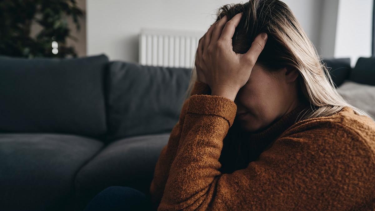 Η μητέρα μου με ζηλεύει και νιώθω ότι την πέφτει στο αγόρι μου