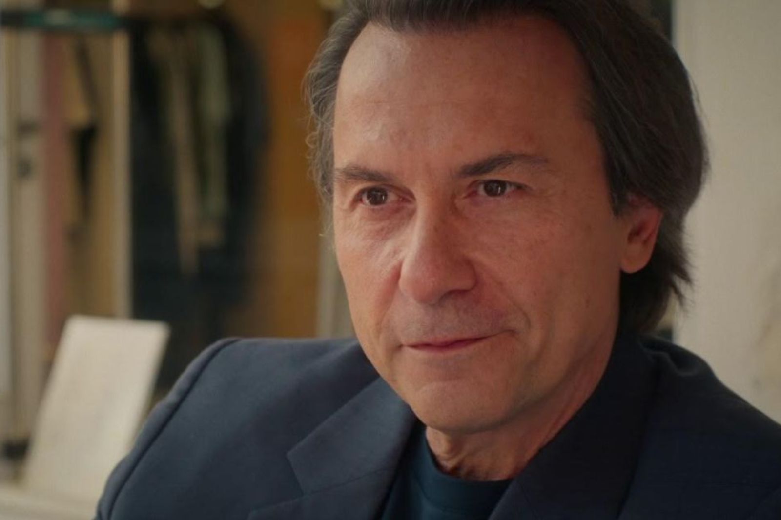 Να μ' αγαπάς-Άγγελος