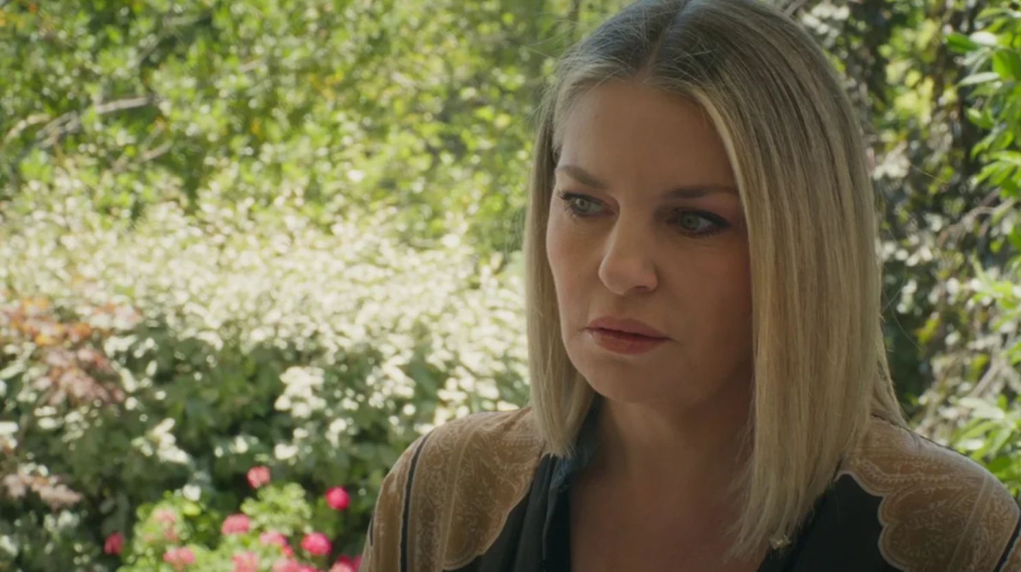 Να μ’ αγαπάς-Σοφία