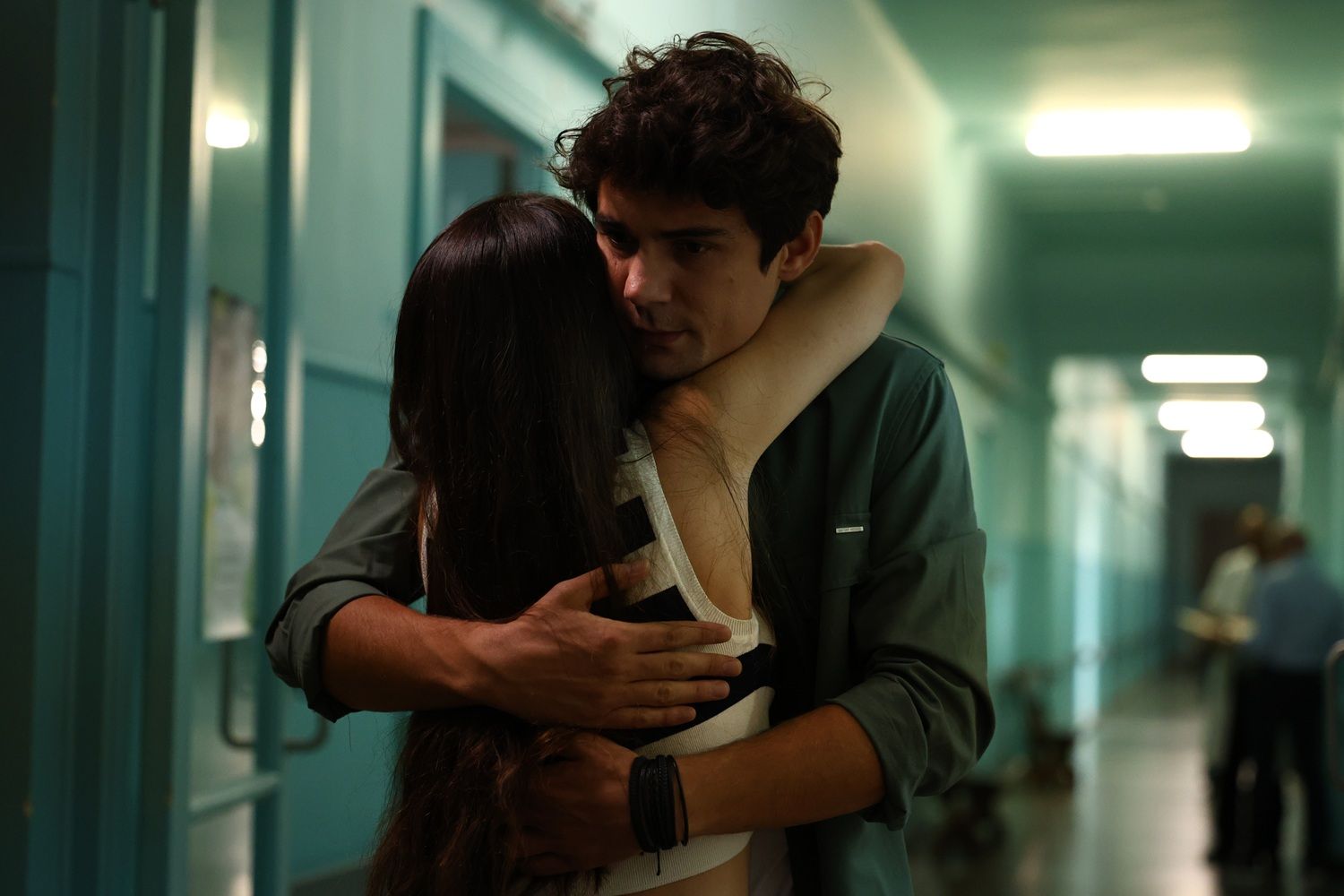 Να μ' αγαπάς-Λευτέρης