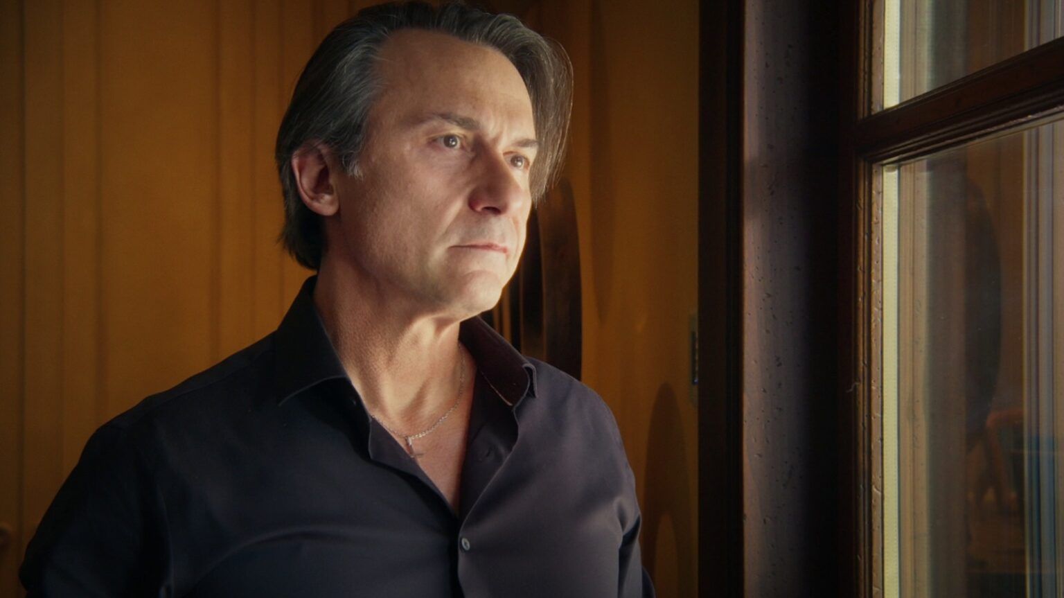 Να μ' αγαπάς-Άγγελος