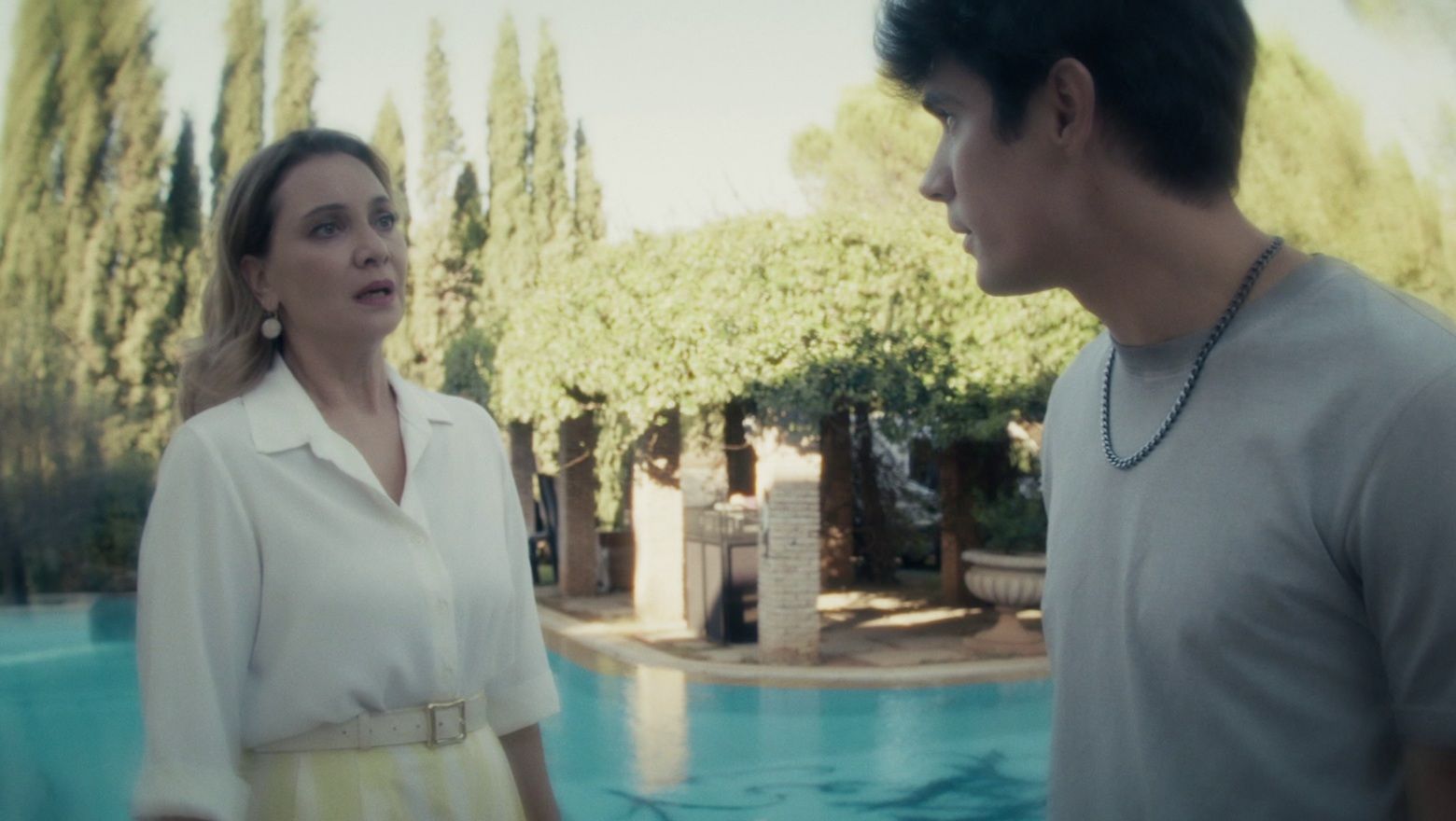 Να μ' αγαπάς-Ζωή-Λευτέρης