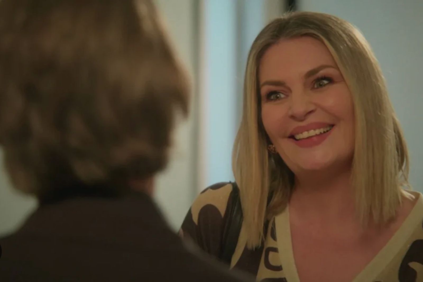 Να μ' αγαπάς-Σοφία Να μ' αγαπάς-Σοφία