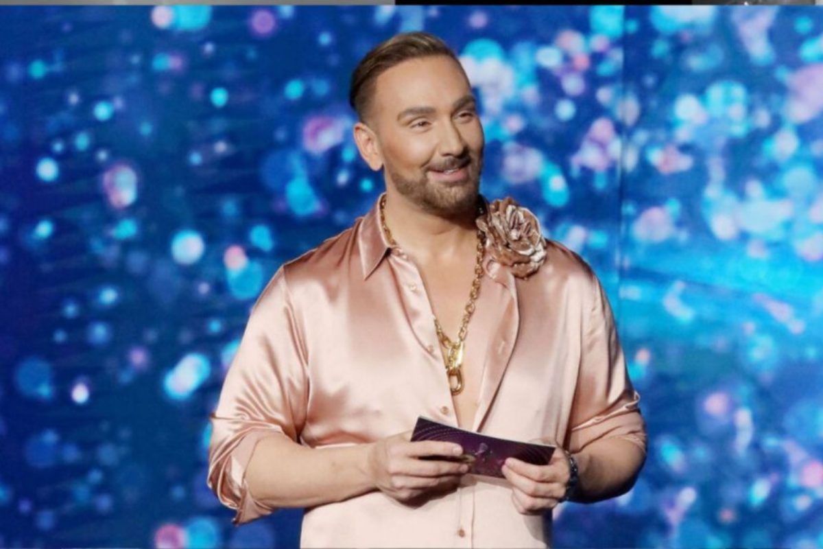 Νίκος Κοκλώνης: «Είμαι φτωχός βοήθησε με» - Κάνει παζάρια για ρολόι αξίας 150.000 ευρώ (Βίντεο)