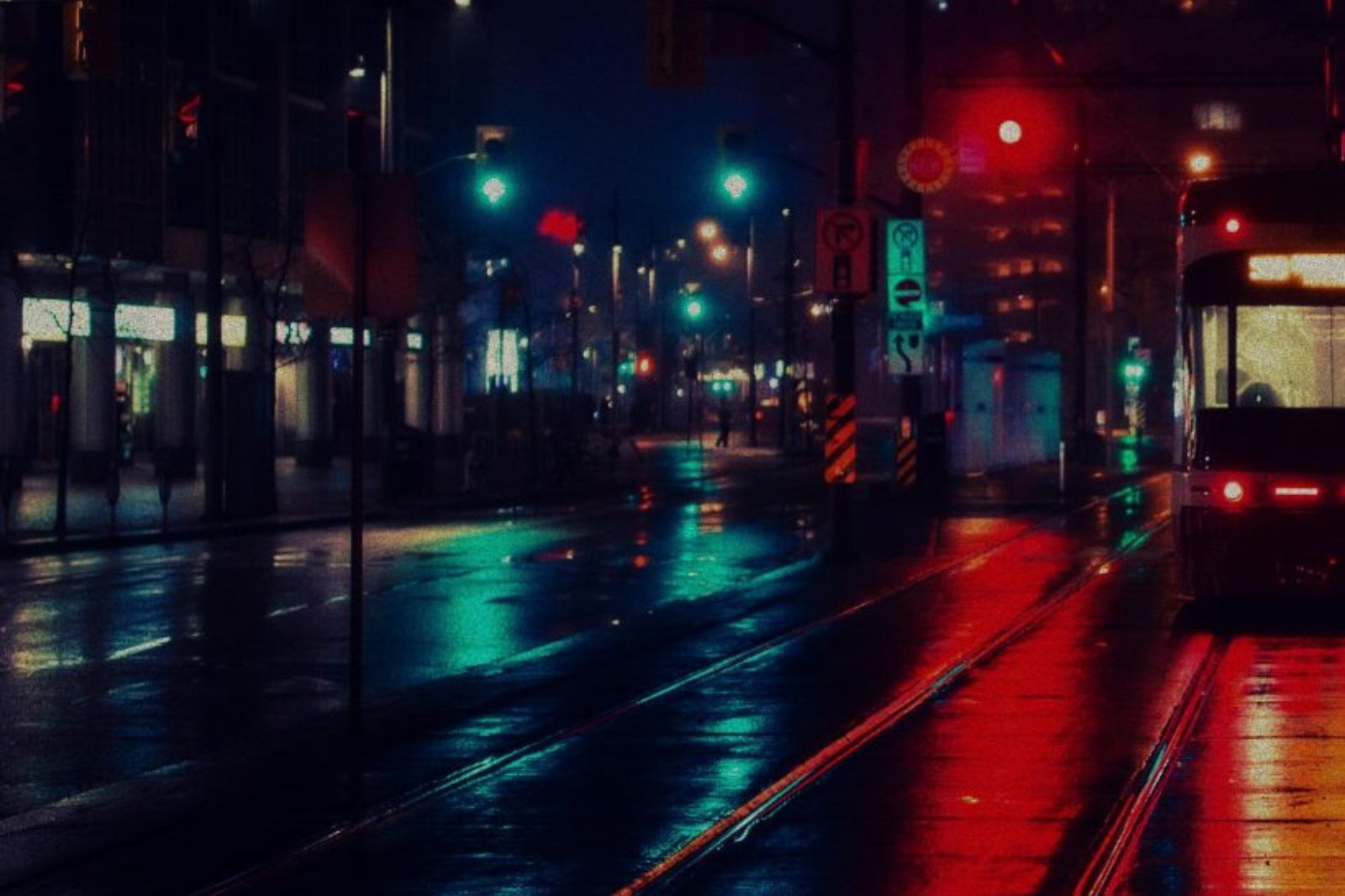 Ο Νοέμβριος 2025 φέρνει ερωτικά πισωγυρίσματα και επανασυνδέσεις για 6 ζώδια