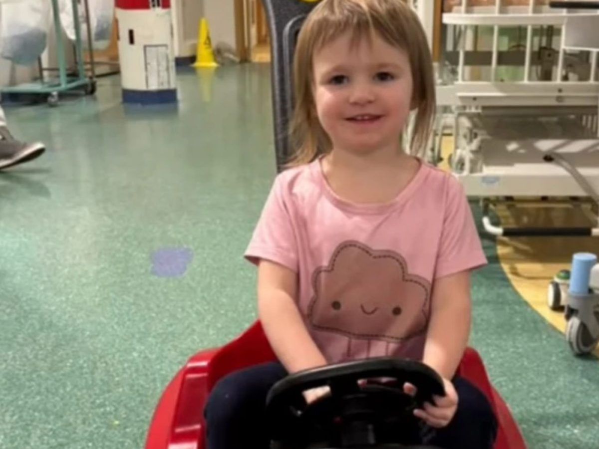 «Νόμιζα πως η κόρη μου θα διαβάζει μέχρι να γίνει ενός, αλλά τώρα γνωρίζω πως θα πεθάνει πριν τα 10 της» η σπαρακτική εξομολόγηση μητέρας