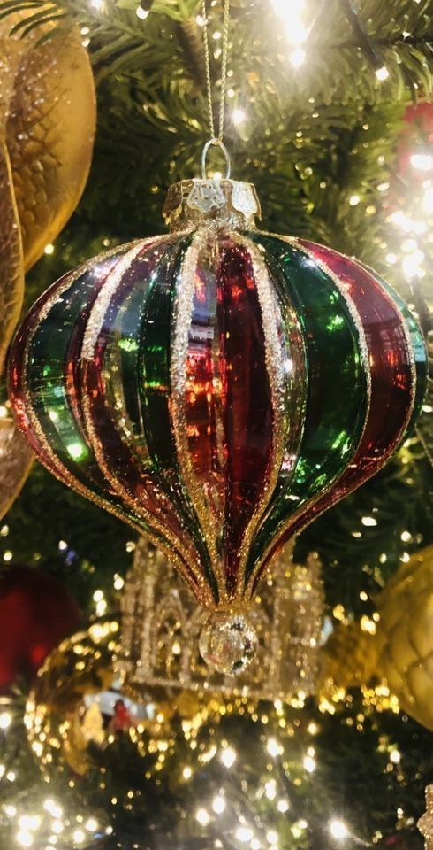 Οι τάσεις στη Χριστουγεννιάτικη διακόσμηση 2025 - 2026: Χρώματα και ιδέες