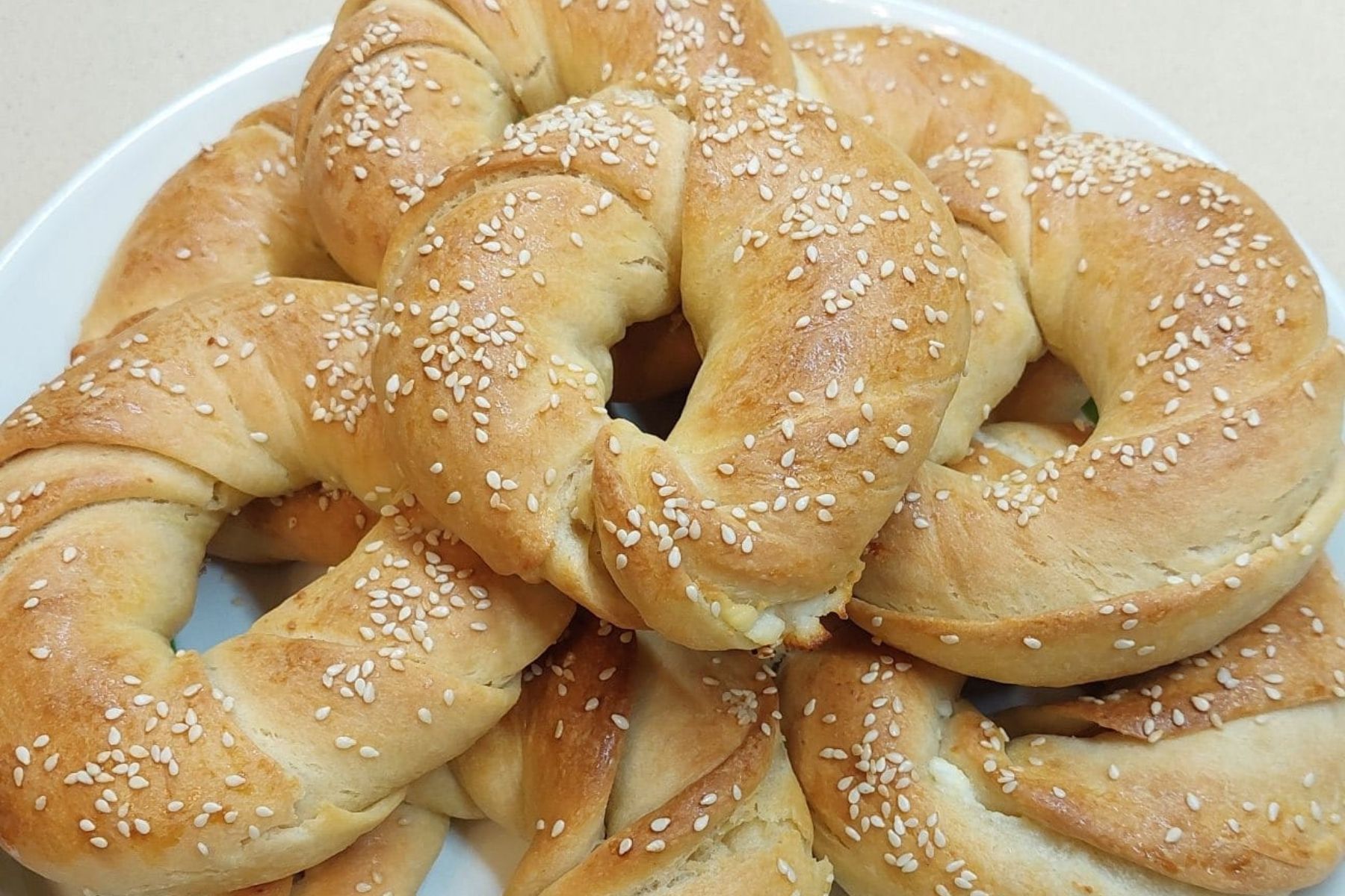 Ψωμένια τυροκούλουρα για κολατσιό στο σχολείο