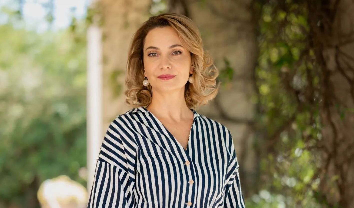 Να μ' αγαπάς-Ζωή-