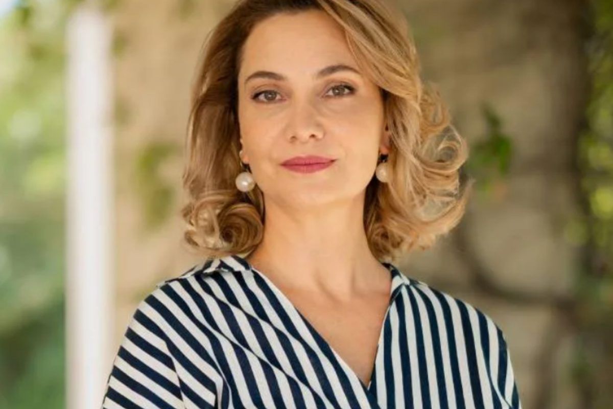 Να μ' αγαπάς-Ζωή-