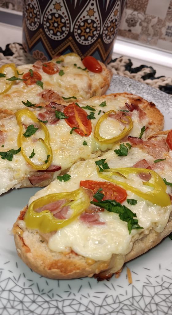 πιτσάκια-σε-ψωμί- πιτσάκια-σε-ψωμί-