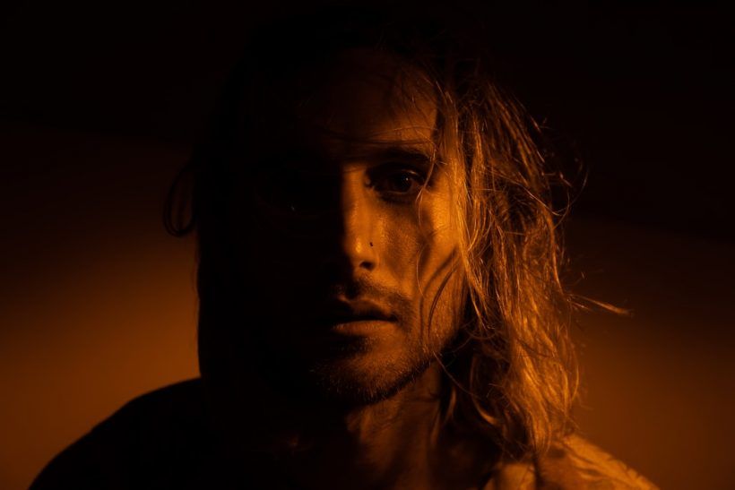 Τα 10 πράγματα που κάνουν μόνο οι άντρες που έχουν αποτύχει στη ζωή