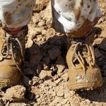 Τι να Κάνεις Αν Βρέξει και Μπουν Λάσπες στο Σπίτι – Έξυπνες Λύσεις Καθαρισμού