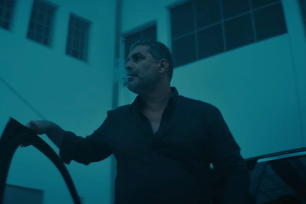 Σπασμένη Φλέβα-Βασίλης Μπισμπίκης-