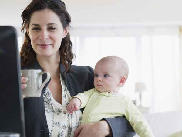 Βγαίνεις στην αγορά εργασίας μετά από χρόνια λόγω μητρότητας: Αναλυτικός οδηγός