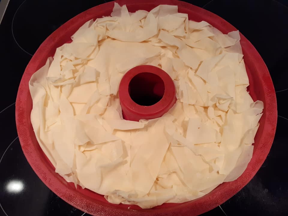 Ζαμπονοκασερόπιτα σουφλέ για τραπέζι