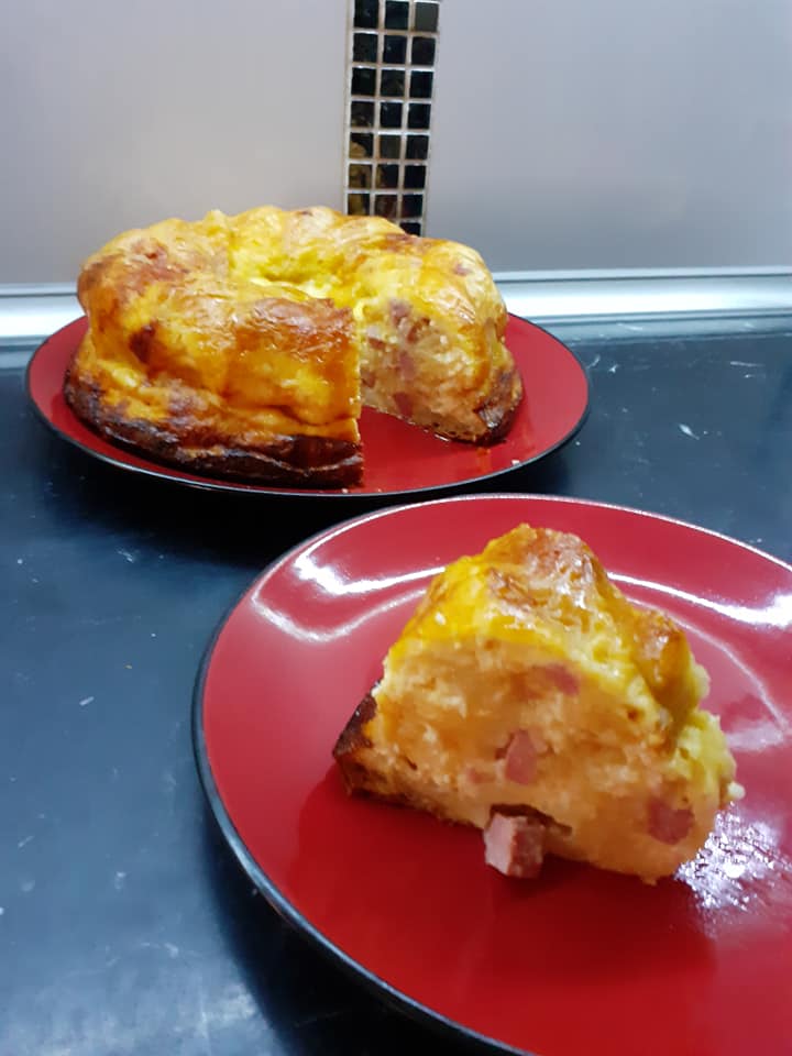 Ζαμπονοκασερόπιτα σουφλέ για τραπέζι