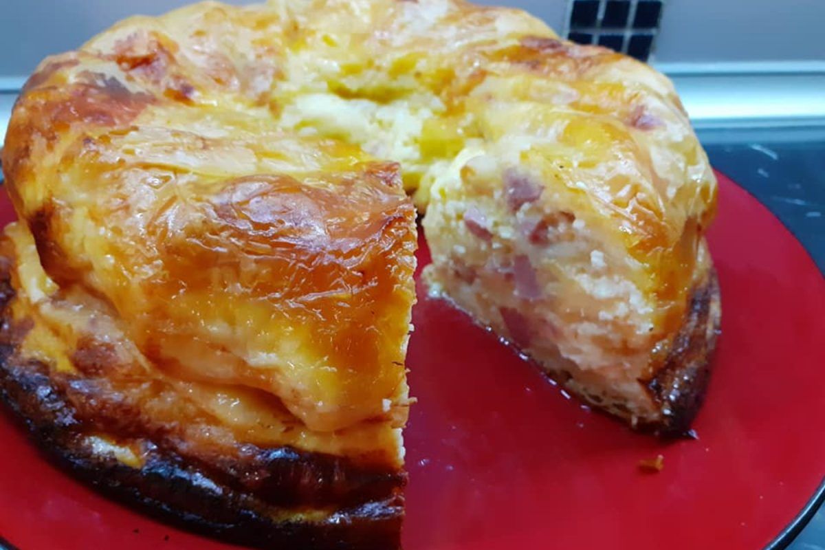 Ζαμπονοκασερόπιτα σουφλέ για τραπέζι