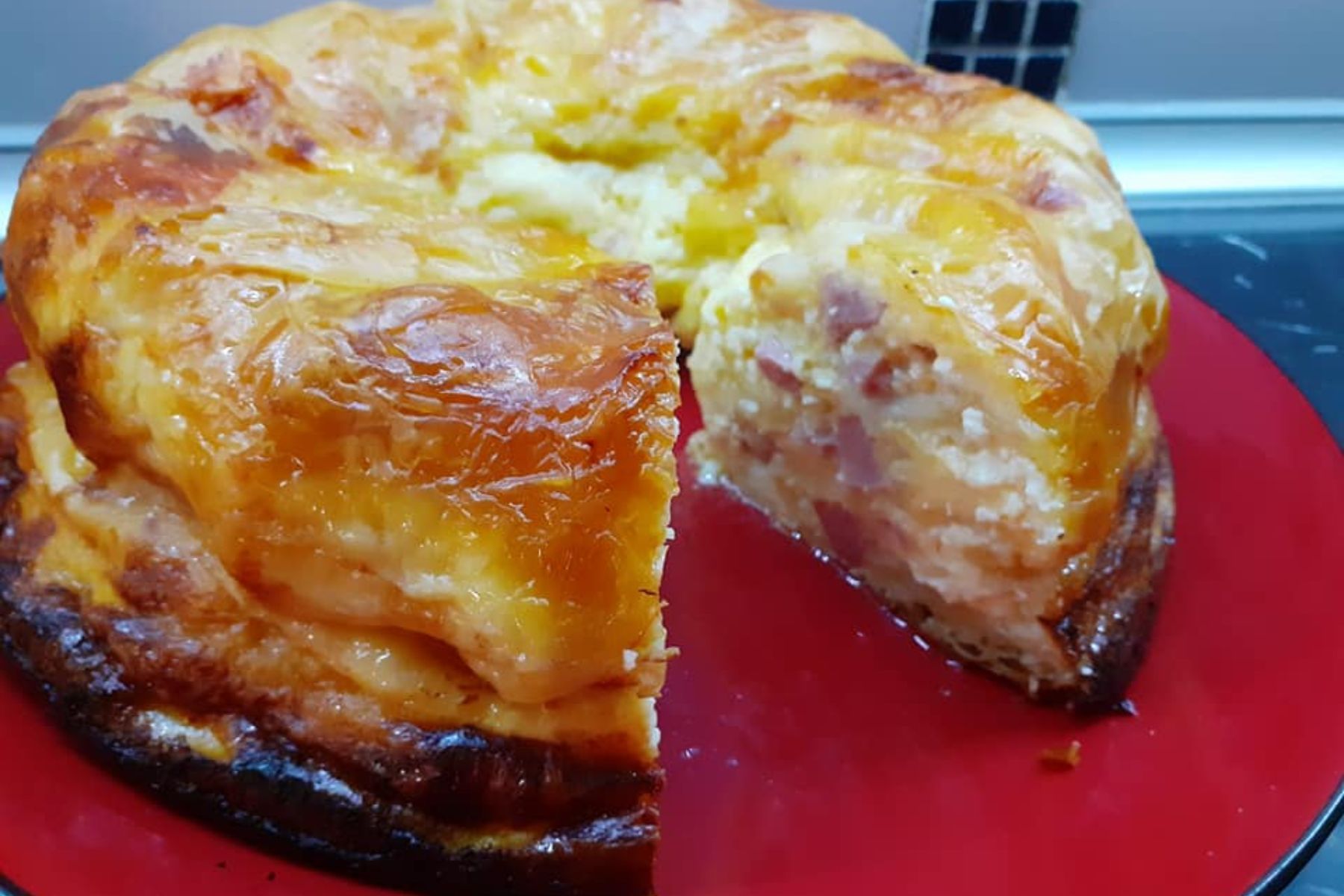 Ζαμπονοκασερόπιτα σουφλέ για τραπέζι