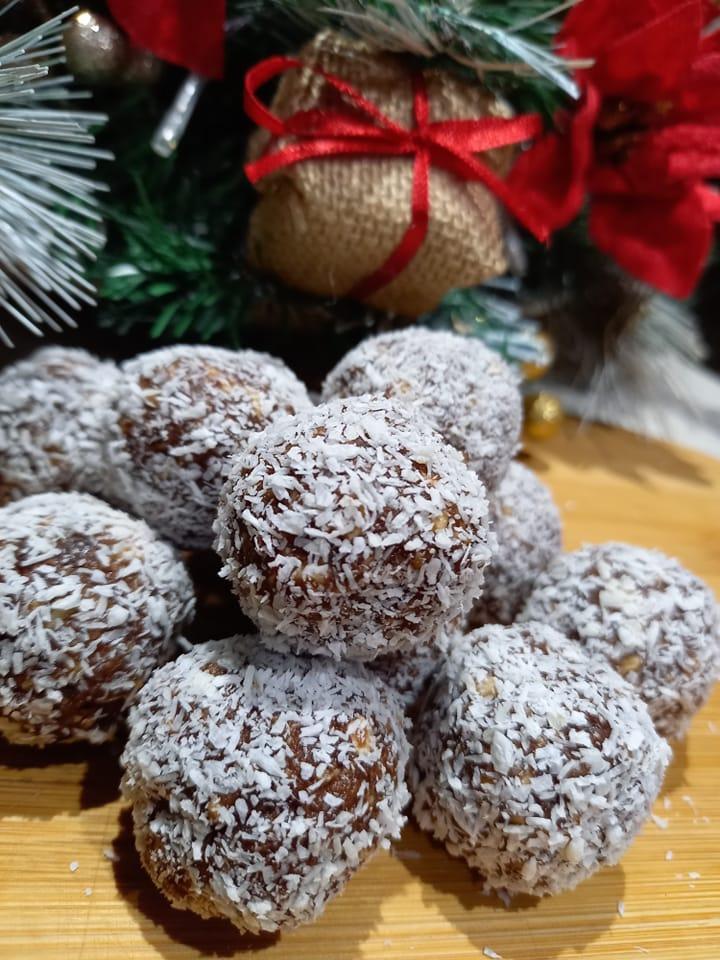 12 Χριστουγεννιάτικα γλυκά χωρίς ζάχαρη που θα λατρέψουν και τα παιδιά