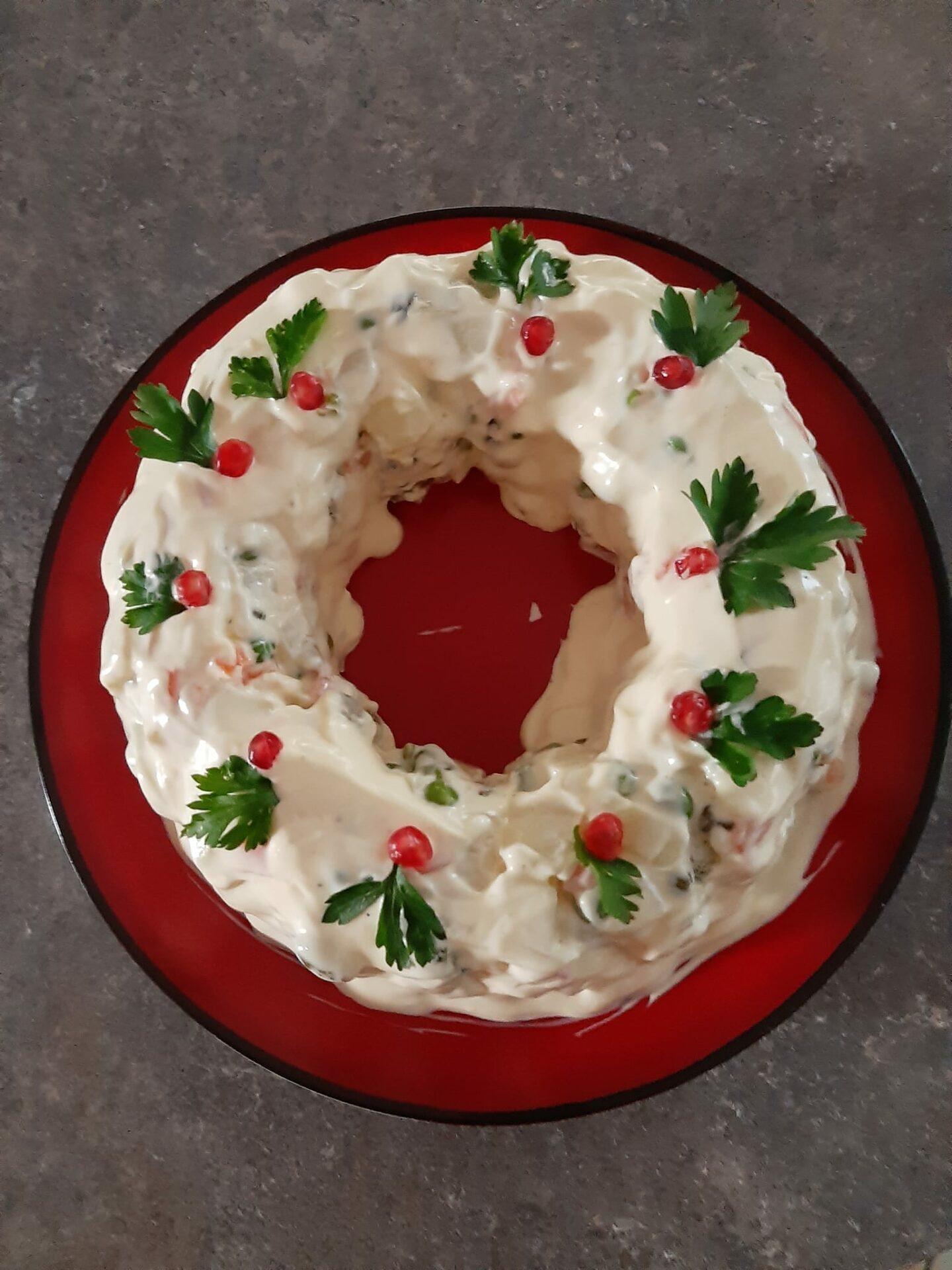 ρώσικη-σαλάτα-σε-φόρμα-του-κέικ-