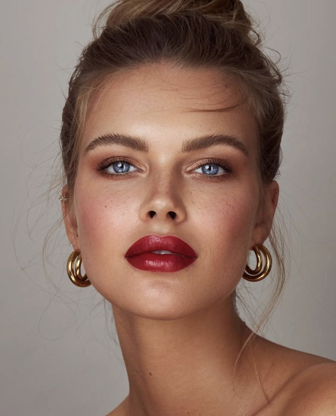 κόκκινο-κραγιόν-με-σκιά-