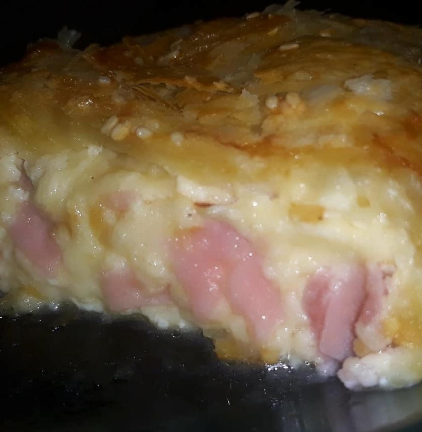 πίτα-με-λιωμένα τυριά-και-ζαμπόν- πίτα-με-λιωμένα τυριά-και-ζαμπόν-