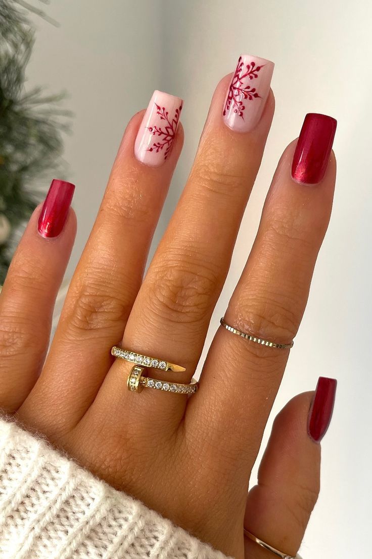 τετράγωνα-νύχια-με-χιονονιφάδες-σε-κόκκινο-