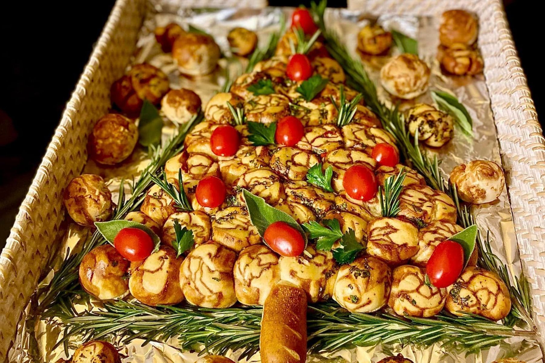 Christmas tree bread: Το απόλυτο Χριστουγεννιάτικο ορεκτικό